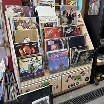 Oddly Amazing Antiques - Antiques Near Me - Clarksville, Tennessee