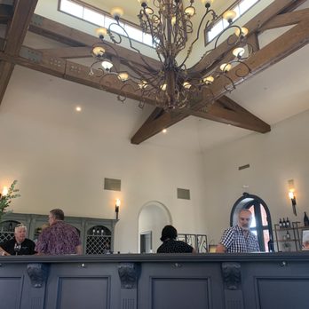 Robert Hall Winery - Tasting Room - Wine Tasting Room Near Me - Paso Robles, California