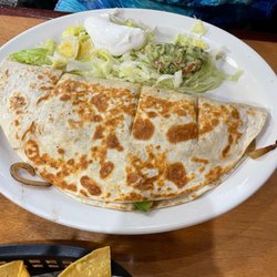 Salsa Azteca - 17. Quesadilla Lunch
