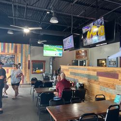 Wing King Cafe - Wing King cafe