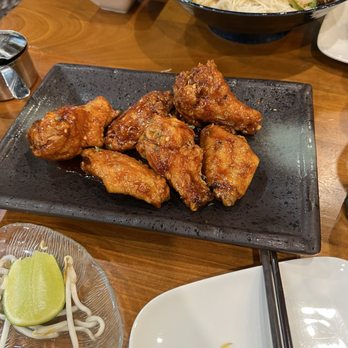 Me Va Con Vietnamese Kitchen - Spicy Chicken Wing - Vietnamese Near Me - Oakland, California Me Va Con Vietnamese Kitchen - Spicy Chicken Wing - Vietnamese Near Me - Oakland, California