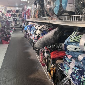 A Outlet Dollar Plus - Discount Store Near Me - Knoxville, Tennessee