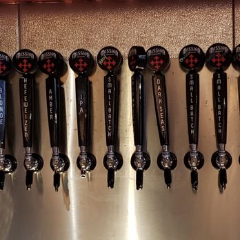 Bow Wow Beer Bash - Taps of Beer - Community Service/Non-Profit Near Me - San Diego, California Bow Wow Beer Bash - Taps of Beer - Community Service/Non-Profit Near Me - San Diego, California