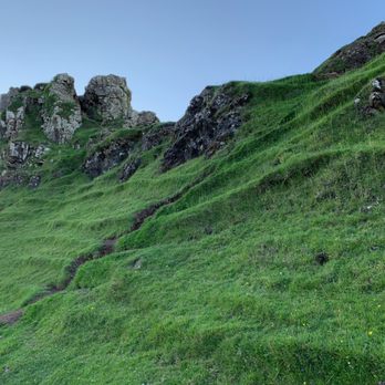 Fairy Glen - Trail up the side of the ridge to the rocks. - Landmarks & Historical Buildings Near Me