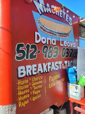 Machetes “Doña Leova” by null