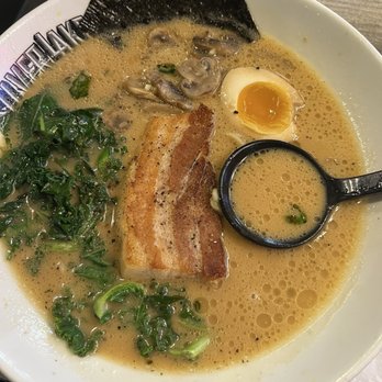 Silverlake Ramen - Koreatown - Garlic truffle ramen - Ramen Near Me - Los Angeles, California Silverlake Ramen - Koreatown - Garlic truffle ramen - Ramen Near Me - Los Angeles, California