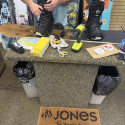 Tahoe Dave's Boardshop