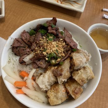 Pho So 1 - Pork noodles w/ chicken egg roll - Vietnamese Near Me - West Hills, California Pho So 1 - Pork noodles w/ chicken egg roll - Vietnamese Near Me - West Hills, California