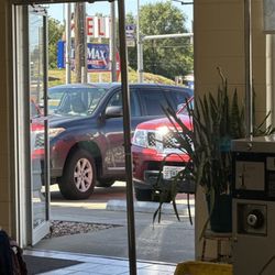 Belt Laundromat & Dry Cleaners - Open doors with smokers just to the right - move the smoker down next to closed doors, please