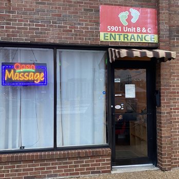 Happy Feet - Massage Near Me - Chicago, Illinois Happy Feet - Massage Near Me - Chicago, Illinois