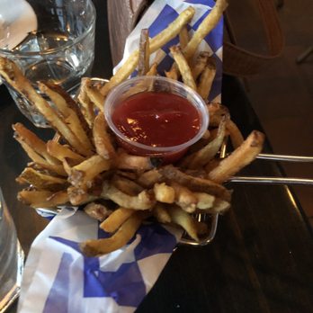 Navy Beach - Horrible cold fries - Seafood Near Me - Montauk, New York
