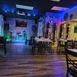 Elite Garden Cafe - Interior with stage