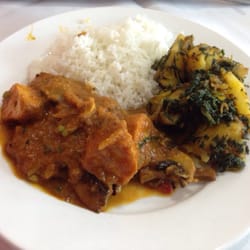 Royal Jaipur - Chicken (!?!) and mushroom Shalimar (orange, left), Sag Aloo (yellow and green, right) and plain rice.
