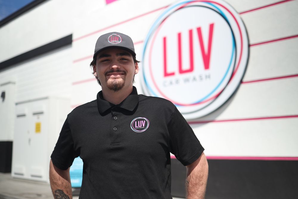 LUV CAR WASH Updated September 2024 30 Photos 9491 Baymeadows Rd, Jacksonville, Florida