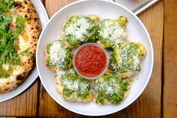 Grata’s Pizzeria by null