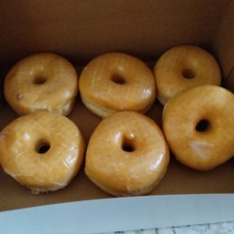 Half dozen raised glazed.  These are expertly done and are delicious!