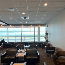 Air Canada Maple Leaf Lounge