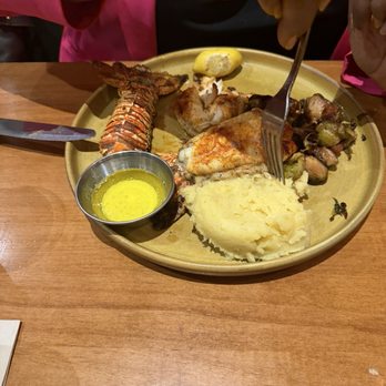 King's Fish House - Corona - Seafood Near Me - Corona, California