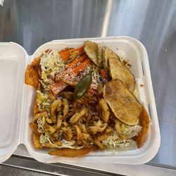 Cenaduria Michoacana - Enchiladas con pechuga desmenuzada