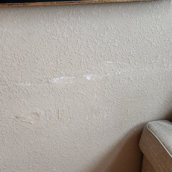 Scopa Properties - Wall paint scrapes - Vacation Rentals Near Me - Crescent City, California