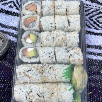 Sushi Tong - Philly Hand Roll and Spicy Tuna Hand Roll - Sushi Bars Near Me - Smyrna, Georgia Sushi Tong - Philly Hand Roll and Spicy Tuna Hand Roll - Sushi Bars Near Me - Smyrna, Georgia