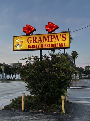 Grampa's Restaurant by null