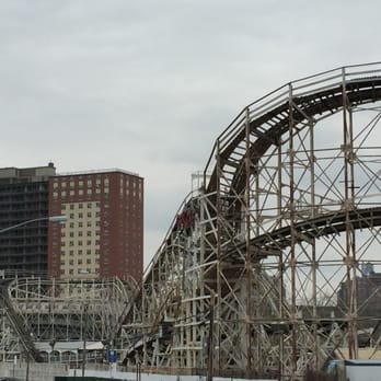 A Slice of Brooklyn Bus Tours - Coney Island! - Bus Tours Near Me - Brooklyn, New York A Slice of Brooklyn Bus Tours - Coney Island! - Bus Tours Near Me - Brooklyn, New York