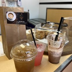 Uh La La Organic Coffee &Tea - Everything is so fresh!! Iced tea, Pink Lemonade, Frappe & cookies.