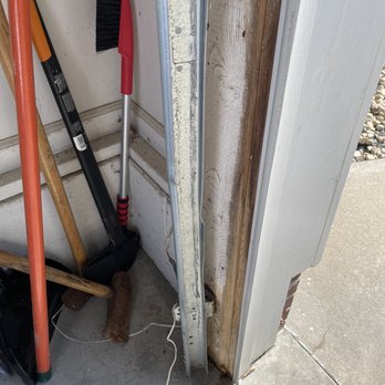 Lundy's Garage Doors - Bent track - Garage Door Services Near Me - Papillion, Nebraska Lundy's Garage Doors - Bent track - Garage Door Services Near Me - Papillion, Nebraska