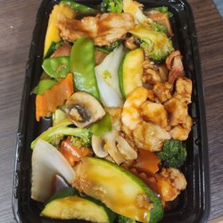 China House - Main meal w shrimp chicken pork