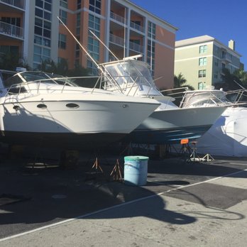 Murrelle Marine - boats getting cleaned - Boat Repair Near Me - Lake Worth, Florida