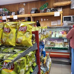 MOM’S DELI - Updated November 2025 - 110 Photos & 285 Reviews - 5425 ...