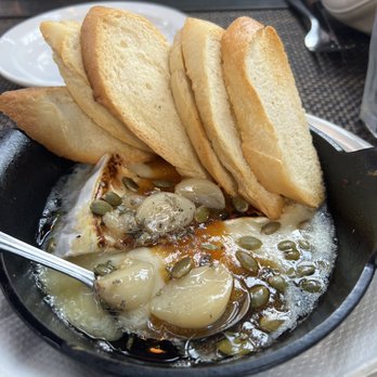 Running Goose - Baked Brie - Gastropubs Near Me - Los Angeles, California Running Goose - Baked Brie - Gastropubs Near Me - Los Angeles, California