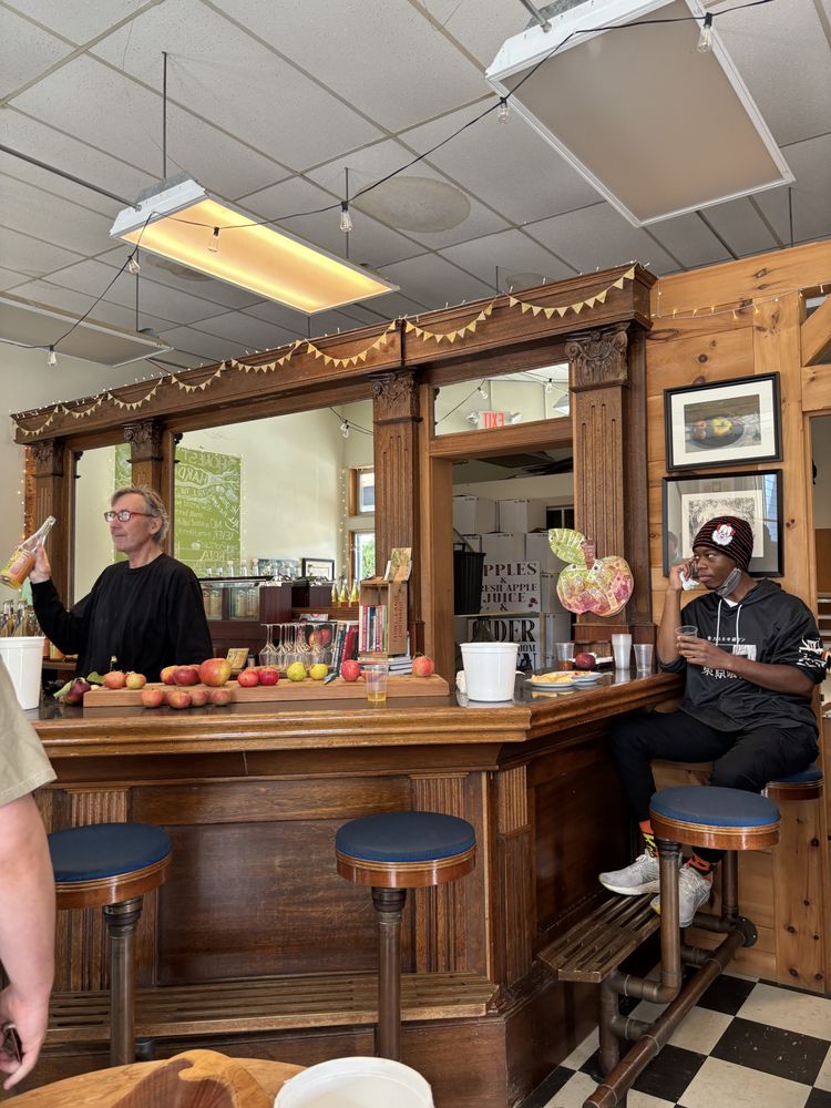 Sowams Cider Works - vineyard in Warren, RI