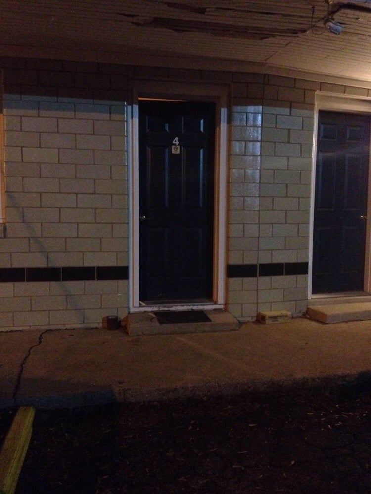 GREENUP INN Updated August 2024 400 S Haughton Hwy, Greenup