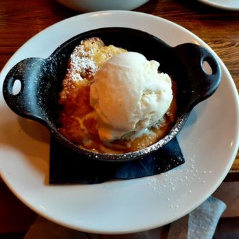 Bacari GDL - Bread pudding that elevates that dish to somewhere in the clouds. - Mediterranean Near Me - Glendale, California Bacari GDL - Bread pudding that elevates that dish to somewhere in the clouds. - Mediterranean Near Me - Glendale, California