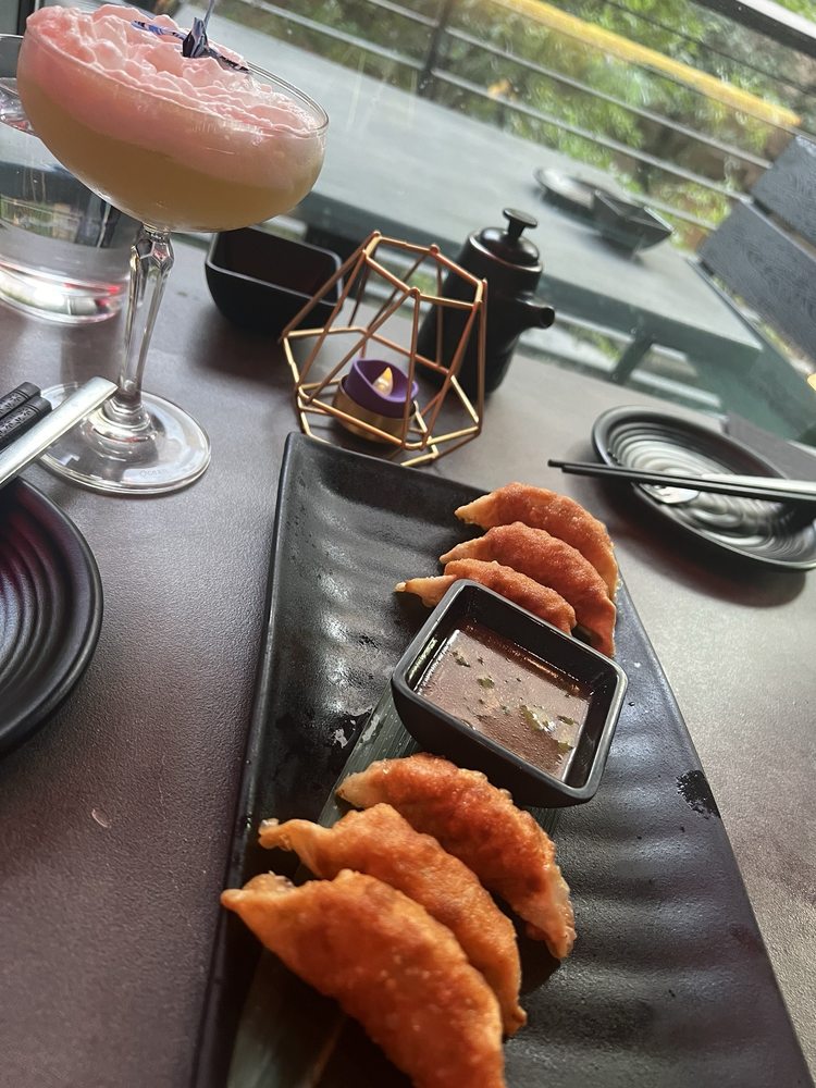Saku Yakitori & Sushi Bar