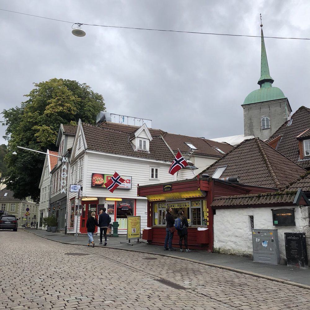 Trekroneren - Hot Dogs Near Me - Bergen, 12 Trekroneren - Hot Dogs Near Me - Bergen, 12