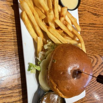 The Frog - Debra's Honeycup Chicken Sandwich - American Near Me - Morristown, New Jersey