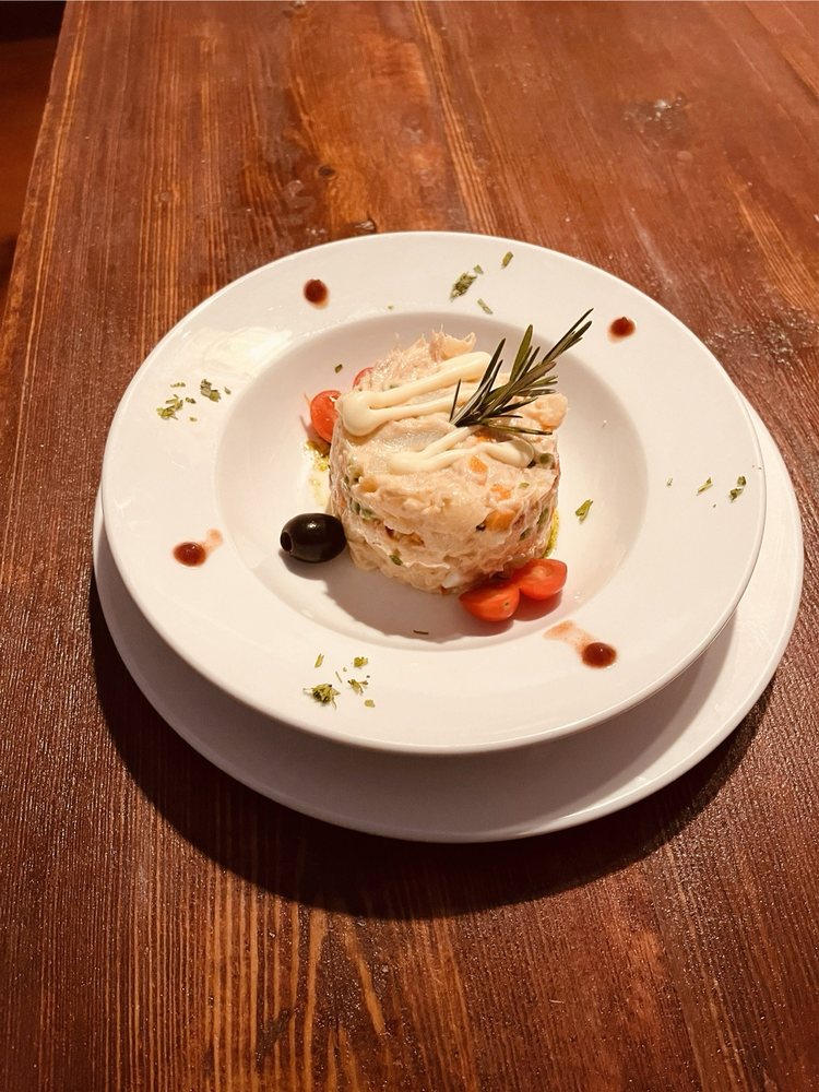 PACOS RESTAURANT & LOUNGE Updated November 2024 30 Photos & 13