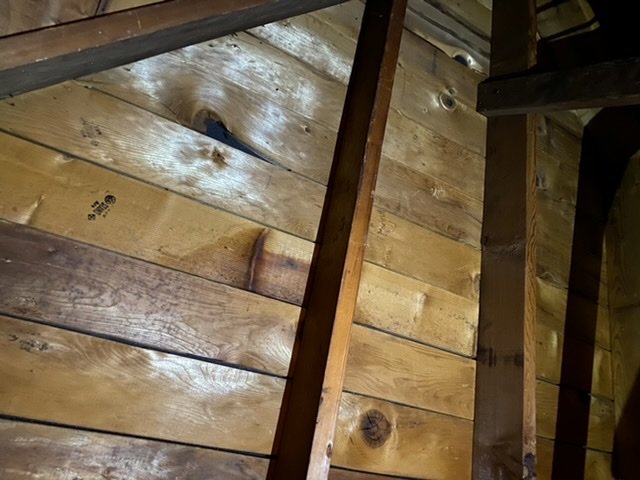 Slide of Gil's Roofing