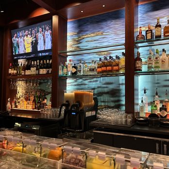 Outback Steakhouse - Bar area - Steakhouses Near Me - Schaumburg, Illinois