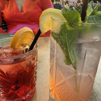 Parck - Negroni on the L and Paloma on the right. - Cafes Near Me - Haarlem, New Hampshire