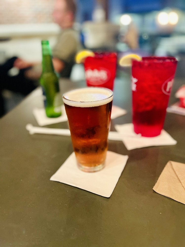 Pluckers Wing Bar - Selma