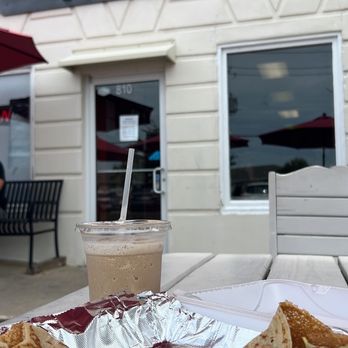 Capriccio Cafe - Vanilla Frappe, Campagna - Cafes Near Me - Destin, Florida