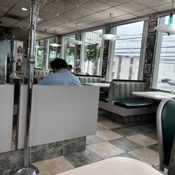 Legends Diner - Seating