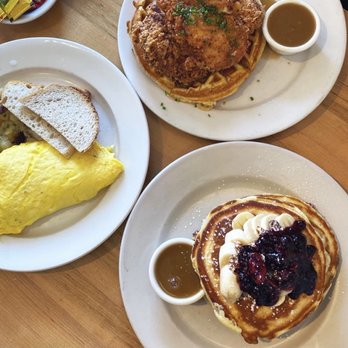 Clinton St. Baking - blueberry/banana pancakes, fried chicken, omlette - Bakeries Near Me - New York, New York