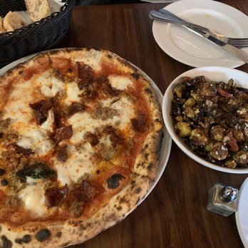 Doppio Zero Mountain View - La Carne pizza and Brussels Sprouts (lunch) - Pizza Near Me - Mountain View, California