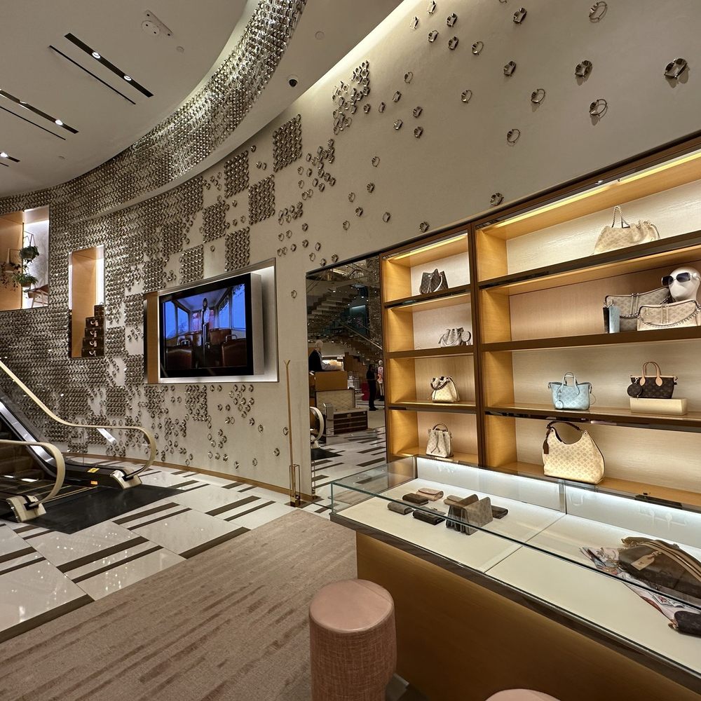 Louis Vuitton Store Summerlin, Las Vegas, NV - Last Updated January 2026 -  Yelp, image size:1000x1000