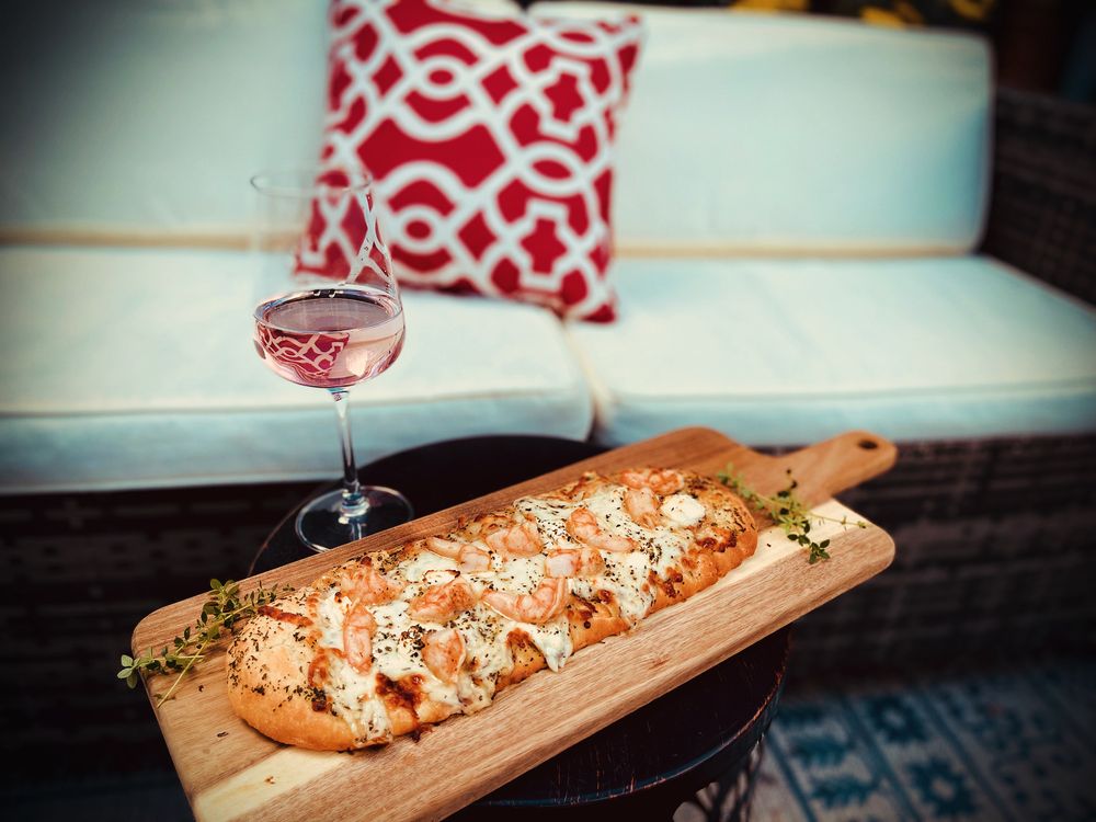 3 Little Birds Corks & More Logo